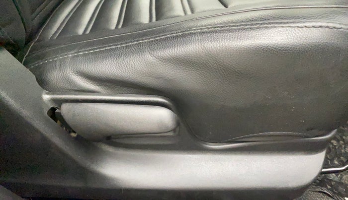 2015 Maruti Swift VXI, Petrol, Manual, 56,399 km, Driver Side Adjustment Panel