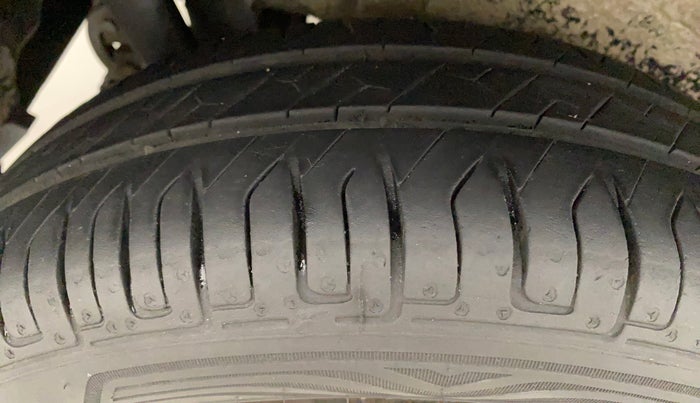 2014 Maruti Wagon R 1.0 VXI, Petrol, Manual, 82,798 km, Right Rear Tyre Tread