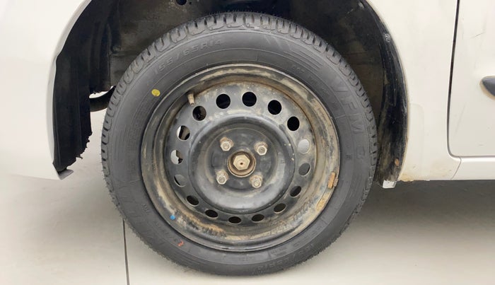 2014 Maruti Wagon R 1.0 VXI, Petrol, Manual, 82,798 km, Left Front Wheel
