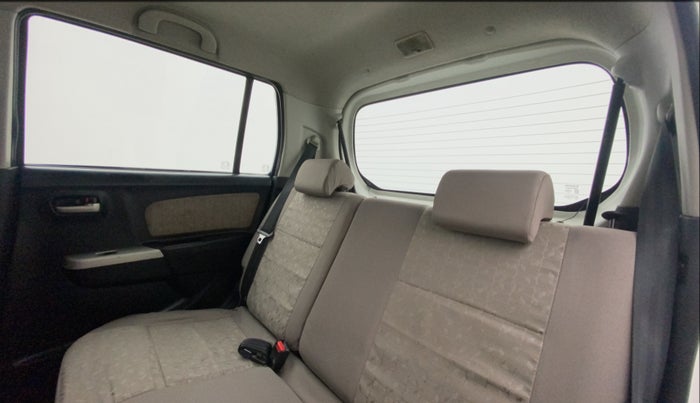 2014 Maruti Wagon R 1.0 VXI, Petrol, Manual, 82,798 km, Right Side Rear Door Cabin