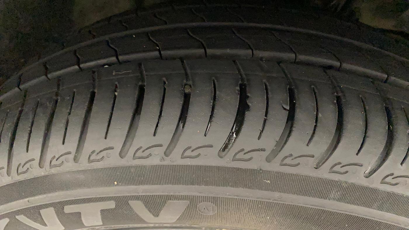 2018 Tata TIGOR XZ PETROL, Petrol, Manual, 90,011 km, Right Front Tyre Tread