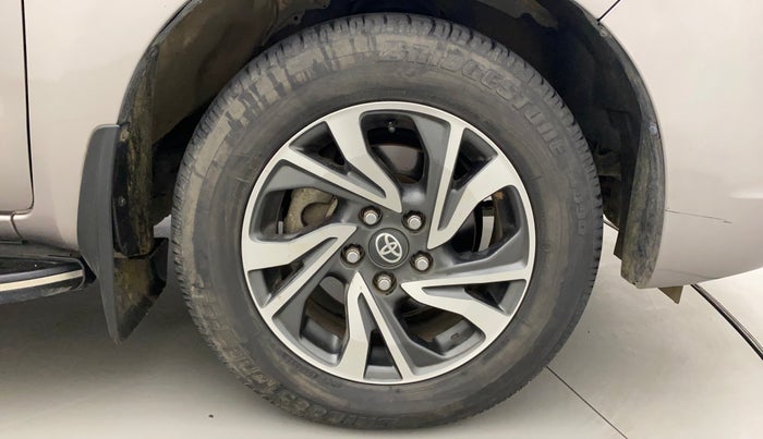 2022 Toyota Innova Crysta 2.4 G 7 STR, Diesel, Manual, 25,043 km, Right Front Wheel