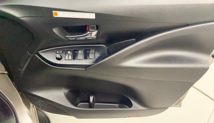 2022 Toyota Innova Crysta 2.4 G 7 STR, Diesel, Manual, 25,043 km, Driver Side Door Panels Control