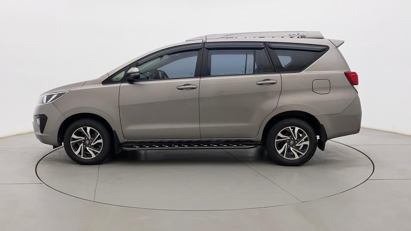 2022 Toyota Innova Crysta 2.4 G 7 STR, Diesel, Manual, 25,043 km, Left Side