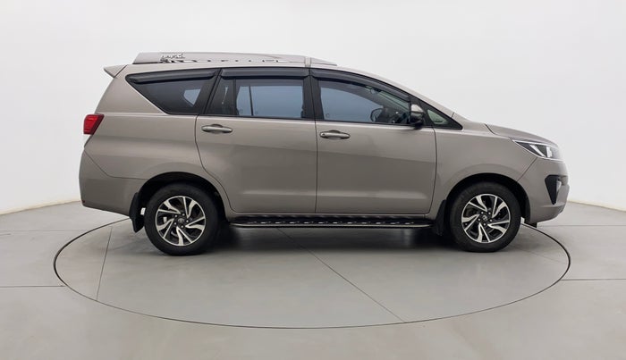 2022 Toyota Innova Crysta 2.4 G 7 STR, Diesel, Manual, 25,043 km, Right Side View
