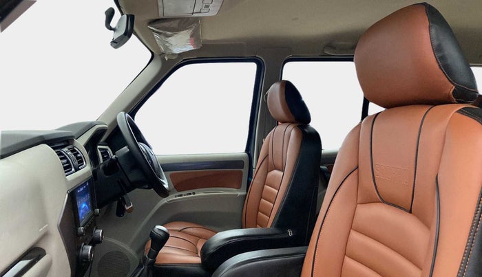 2019 Mahindra Scorpio S9, Diesel, Manual, 41,598 km, Right Side Front Door Cabin