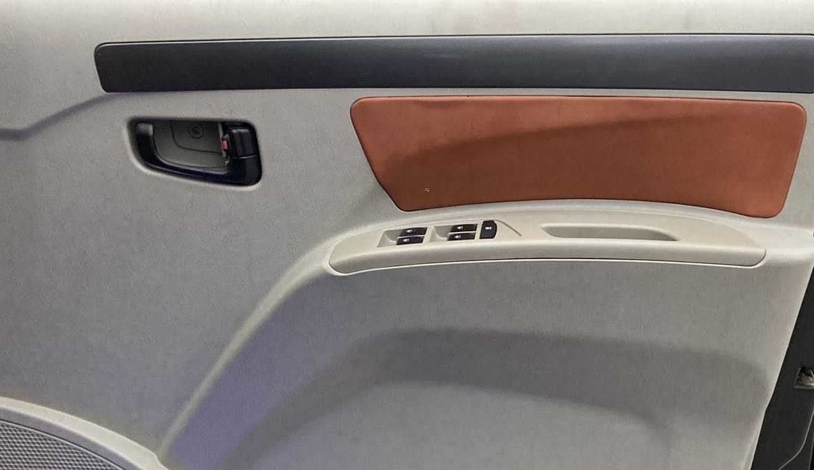 2019 Mahindra Scorpio S9, Diesel, Manual, 41,598 km, Driver Side Door Panels Control