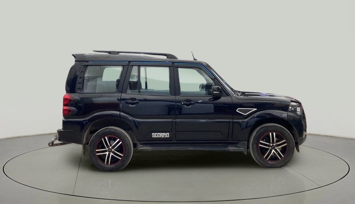 2019 Mahindra Scorpio S9, Diesel, Manual, 41,598 km, Right Side View