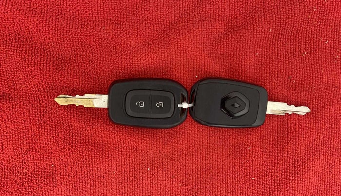 2021 Renault Kwid RXT 1.0 AMT (O), Petrol, Automatic, 15,248 km, Key Close Up