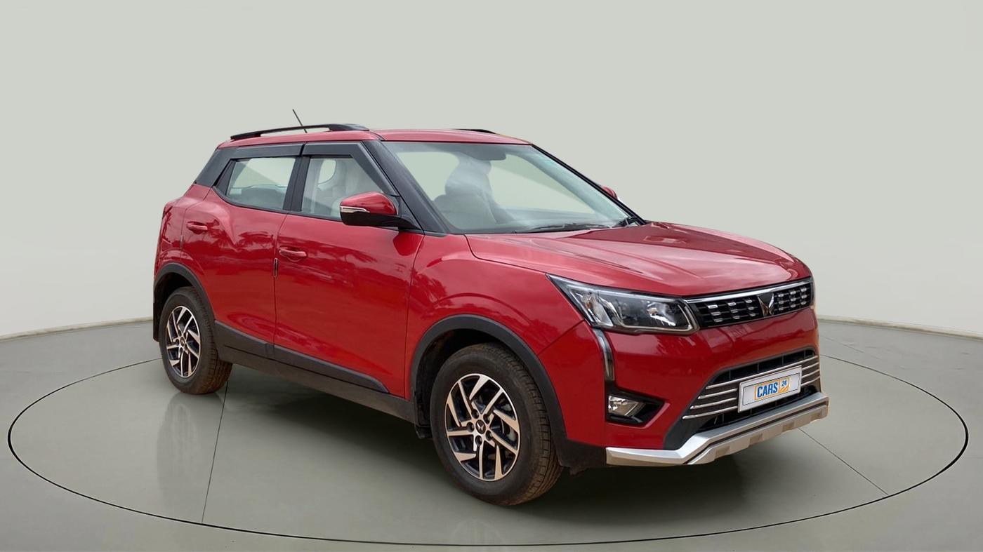 2023 Mahindra XUV300 W8 (O) 1.2 PETROL AMT, Petrol, Automatic, 5,990 km, SRP