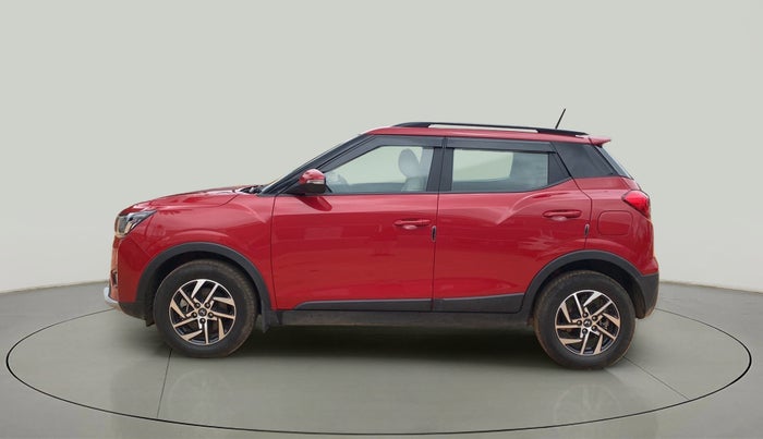 2023 Mahindra XUV300 W8 (O) 1.2 PETROL AMT, Petrol, Automatic, 5,990 km, Left Side