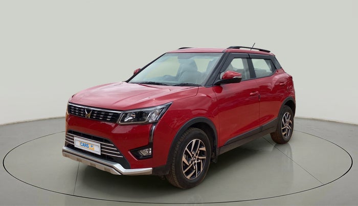 2023 Mahindra XUV300 W8 (O) 1.2 PETROL AMT, Petrol, Automatic, 5,990 km, Left Front Diagonal