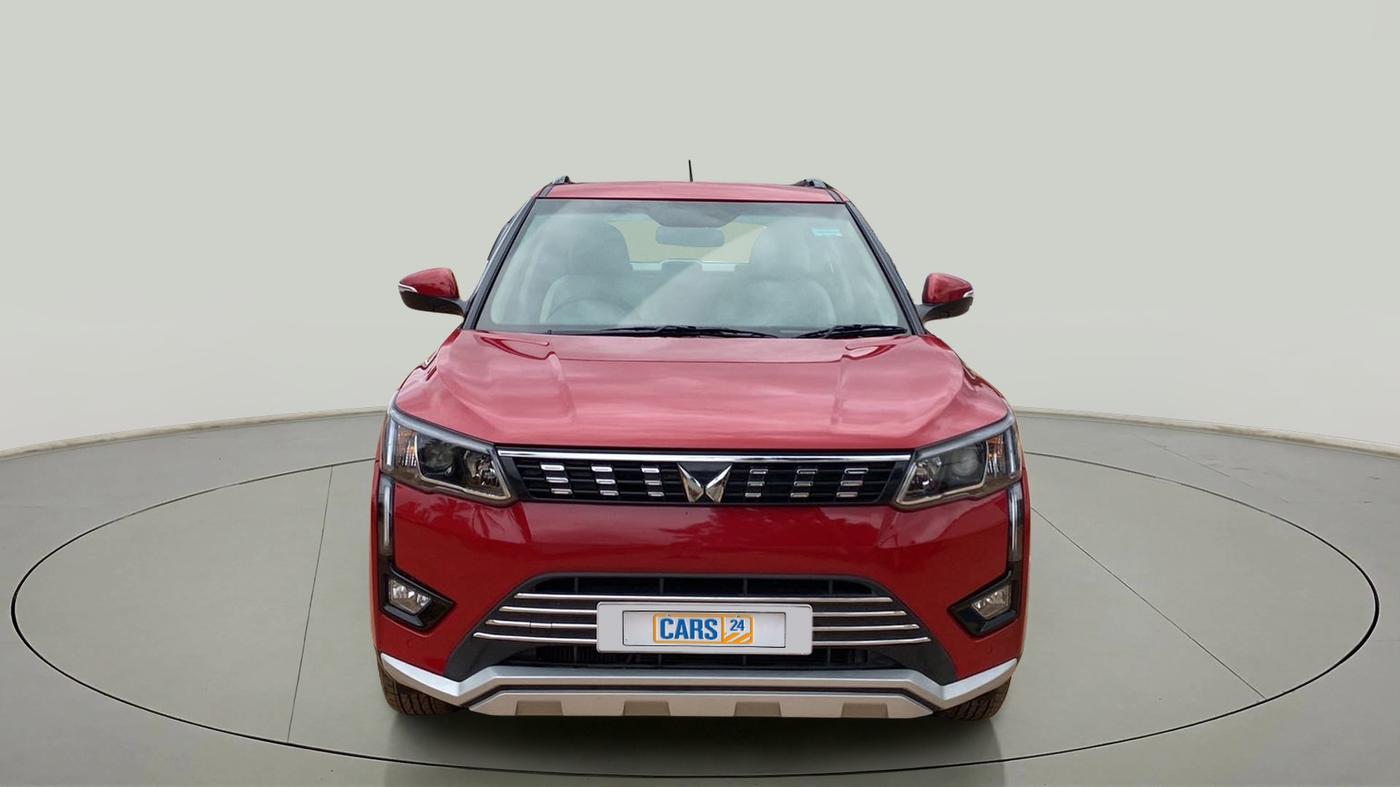 2023 Mahindra XUV300 W8 (O) 1.2 PETROL AMT, Petrol, Automatic, 5,990 km, Front