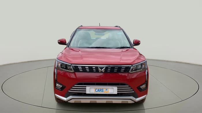 2023 Mahindra XUV300 W8 (O) 1.2 PETROL AMT, Petrol, Automatic, 5,990 km, Front