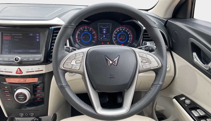 2023 Mahindra XUV300 W8 (O) 1.2 PETROL AMT, Petrol, Automatic, 5,990 km, Steering Wheel Close Up