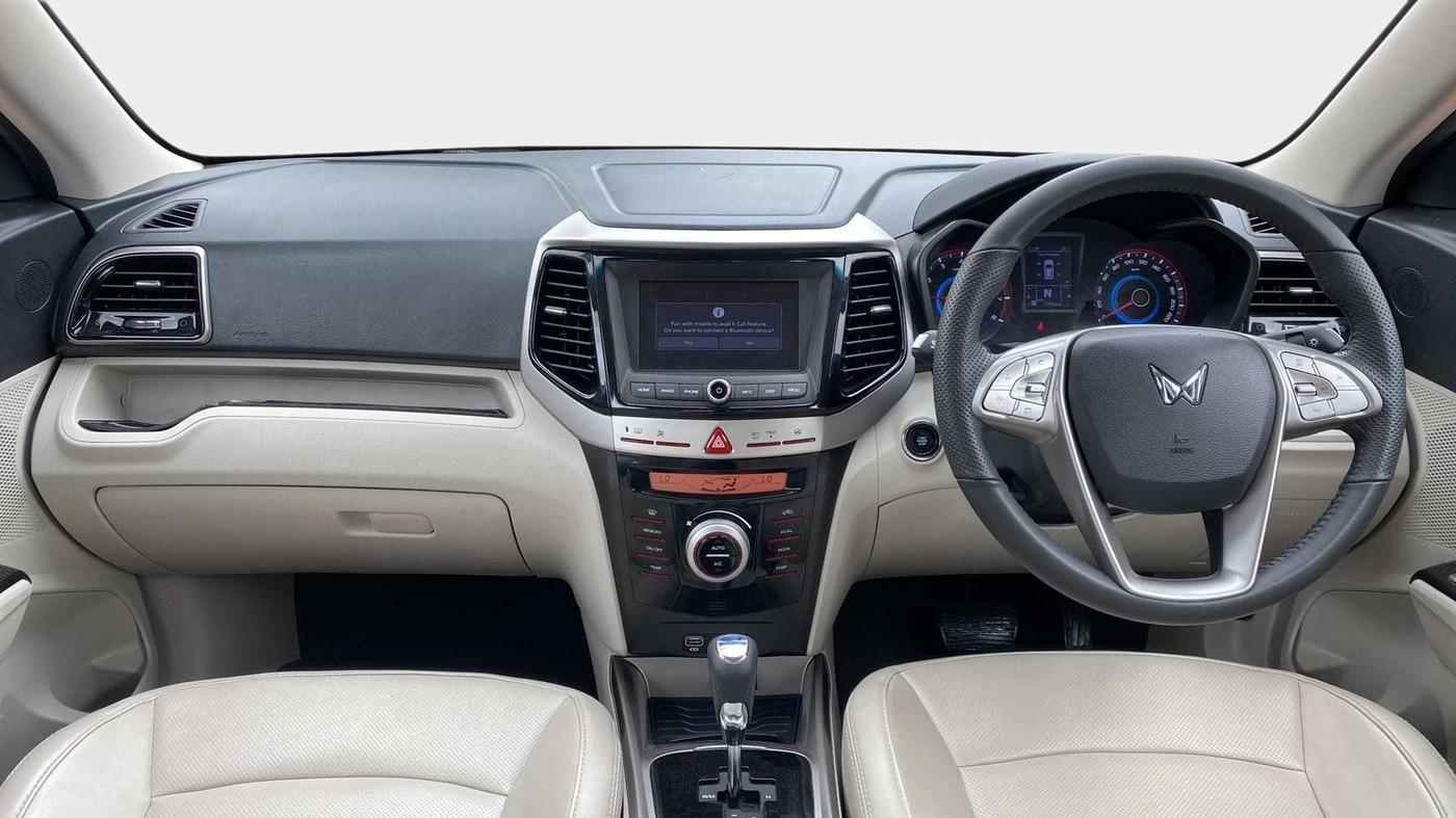 2023 Mahindra XUV300 W8 (O) 1.2 PETROL AMT, Petrol, Automatic, 5,990 km, Dashboard