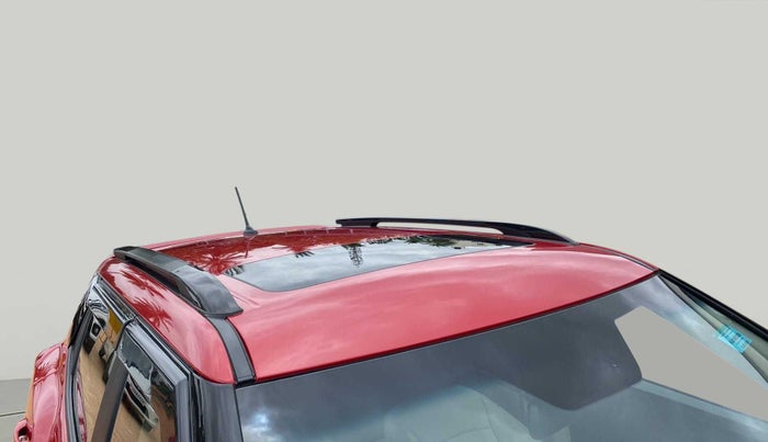 2023 Mahindra XUV300 W8 (O) 1.2 PETROL AMT, Petrol, Automatic, 5,990 km, Roof