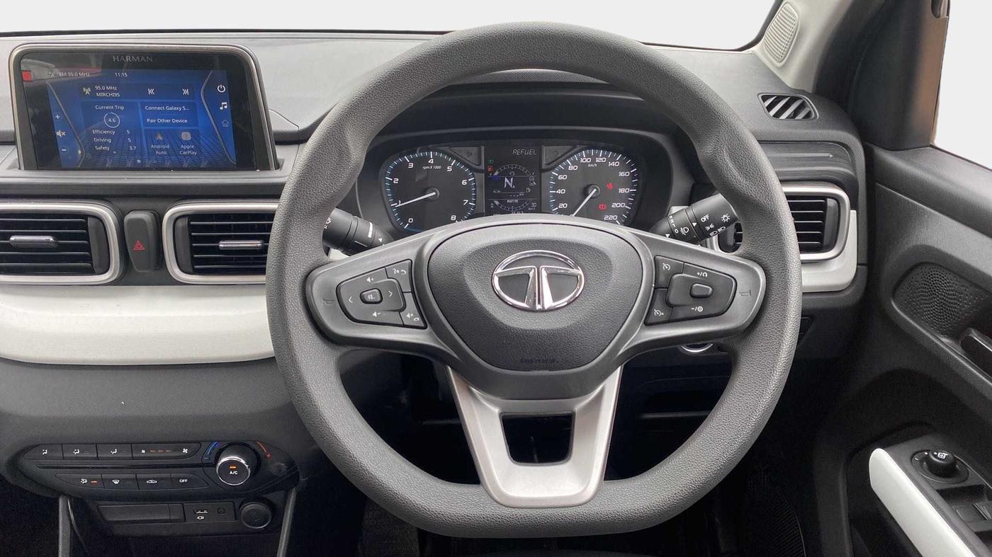 2022 Tata PUNCH ACCOMPLISHED DAZZLE PACK AMT, Petrol, Automatic, 3,572 km, Steering Wheel Close Up