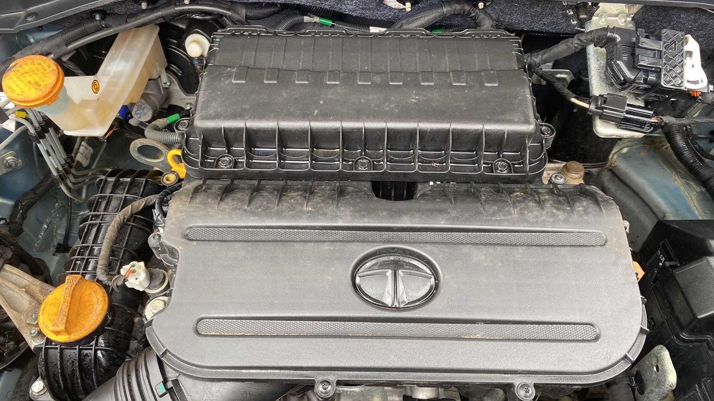 2022 Tata PUNCH ACCOMPLISHED DAZZLE PACK AMT, Petrol, Automatic, 3,572 km, Open Bonet