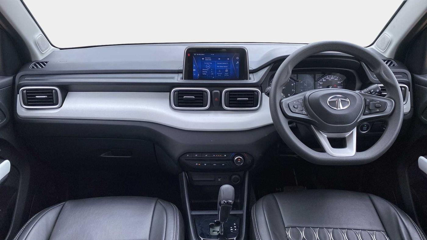 2022 Tata PUNCH ACCOMPLISHED DAZZLE PACK AMT, Petrol, Automatic, 3,572 km, Dashboard