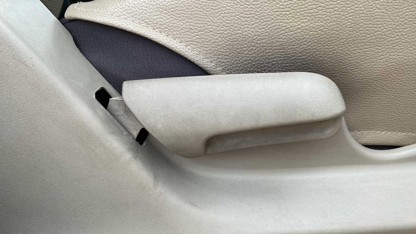 2016 Maruti Celerio VXI AMT (O), Petrol, Automatic, 38,988 km, Driver Side Adjustment Panel