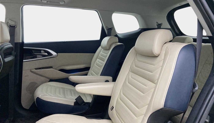 2022 KIA CARENS LUXURY PLUS 1.5 DIESEL AT 6 STR, Diesel, Automatic, 45,296 km, Right Side Rear Door Cabin