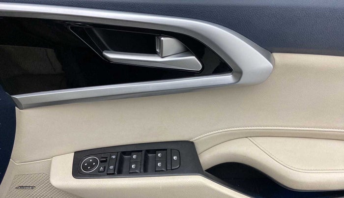 2022 KIA CARENS LUXURY PLUS 1.5 DIESEL AT 6 STR, Diesel, Automatic, 45,296 km, Driver Side Door Panels Control