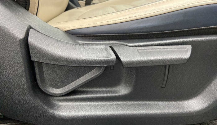 2022 KIA CARENS LUXURY PLUS 1.5 DIESEL AT 6 STR, Diesel, Automatic, 45,296 km, Driver Side Adjustment Panel