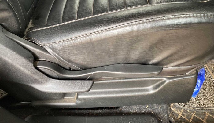 2021 Maruti XL6 ZETA MT, Petrol, Manual, 20,079 km, Driver Side Adjustment Panel