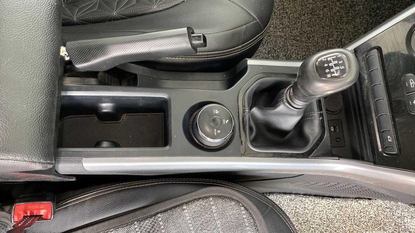 2021 Tata NEXON XM DIESEL, Diesel, Manual, 84,243 km, Gear Lever