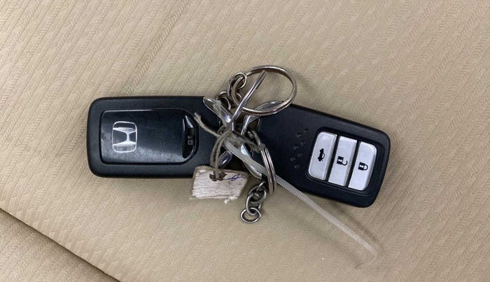 2018 Honda City 1.5L I-VTEC V MT, Petrol, Manual, 43,806 km, Key Close Up