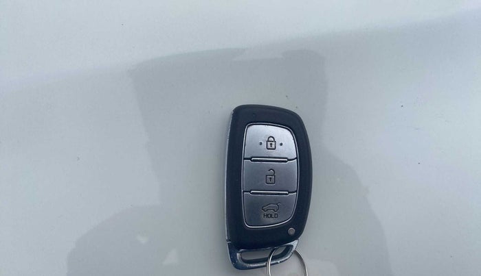 2017 Hyundai Elite i20 ASTA 1.2 (O), Petrol, Manual, 70,835 km, Key Close Up