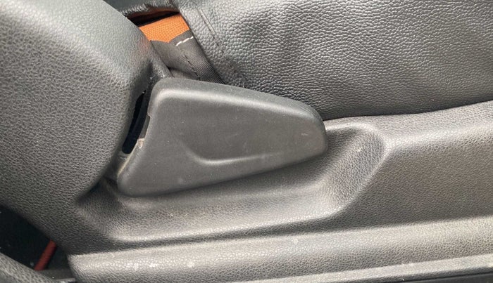 2021 Renault Kwid CLIMBER 1.0 AMT (O), Petrol, Automatic, 14,688 km, Driver Side Adjustment Panel