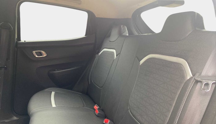 2021 Renault Kwid CLIMBER 1.0 AMT (O), Petrol, Automatic, 14,688 km, Right Side Rear Door Cabin