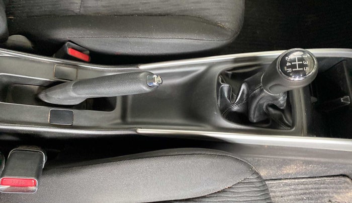 2016 Maruti Baleno DELTA PETROL 1.2, Petrol, Manual, 29,235 km, Gear Lever