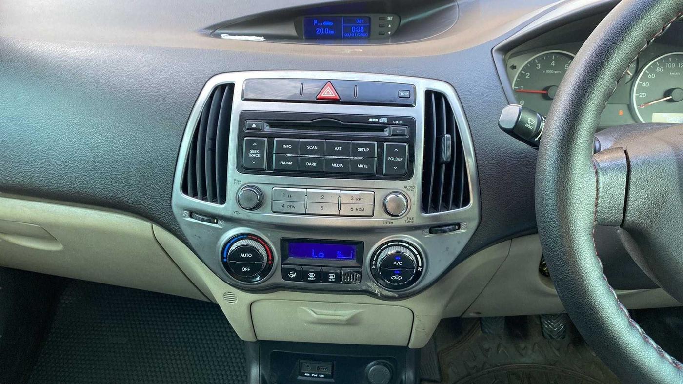 2013 Hyundai i20 MAGNA (O) 1.2, Petrol, Manual, 12,056 km, Air Conditioner