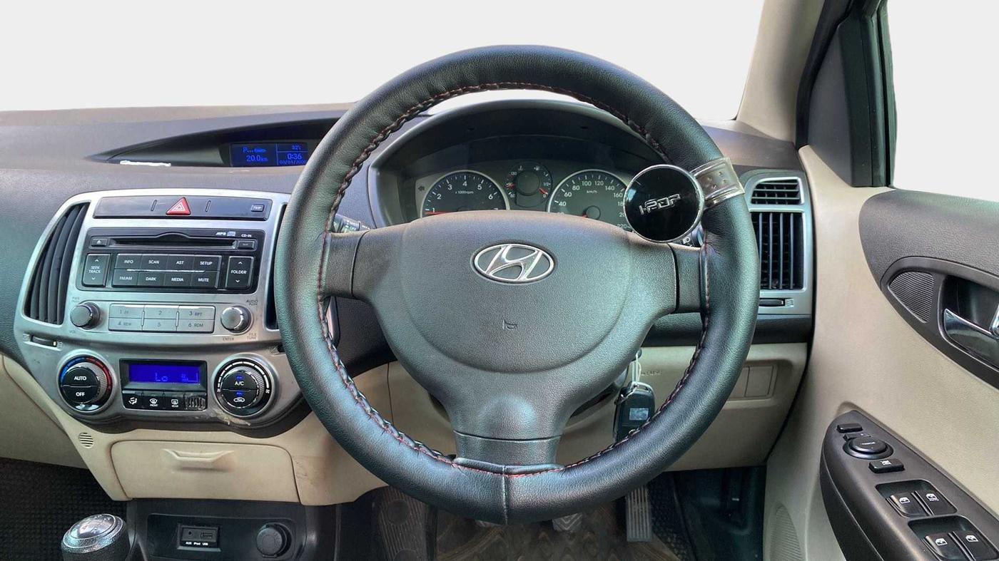 2013 Hyundai i20 MAGNA (O) 1.2, Petrol, Manual, 12,056 km, Steering Wheel Close Up