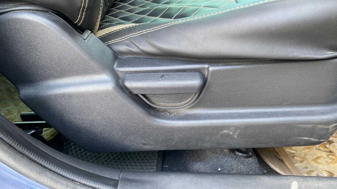 2013 Hyundai i20 MAGNA (O) 1.2, Petrol, Manual, 12,056 km, Driver Side Adjustment Panel