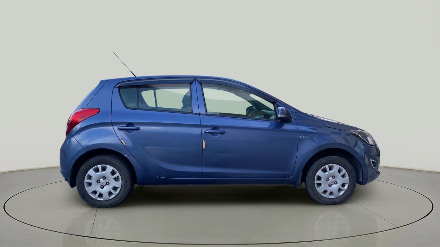 2013 Hyundai i20 MAGNA (O) 1.2, Petrol, Manual, 12,056 km, Right Side View