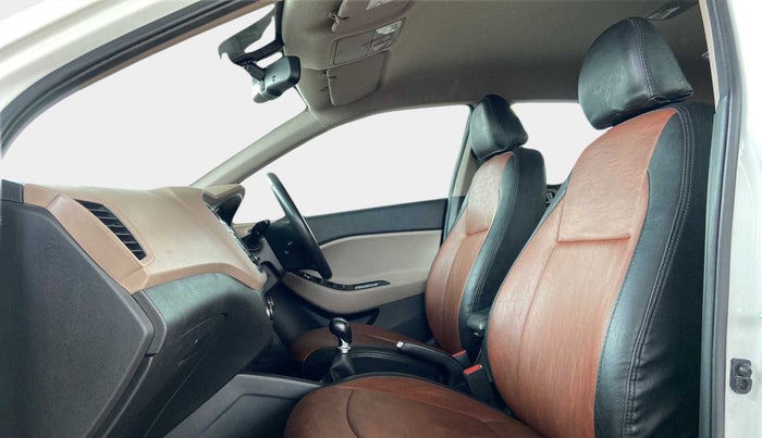 2016 Hyundai Elite i20 ASTA 1.2, CNG, Manual, 52,427 km, Right Side Front Door Cabin