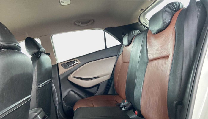 2016 Hyundai Elite i20 ASTA 1.2, CNG, Manual, 52,427 km, Right Side Rear Door Cabin