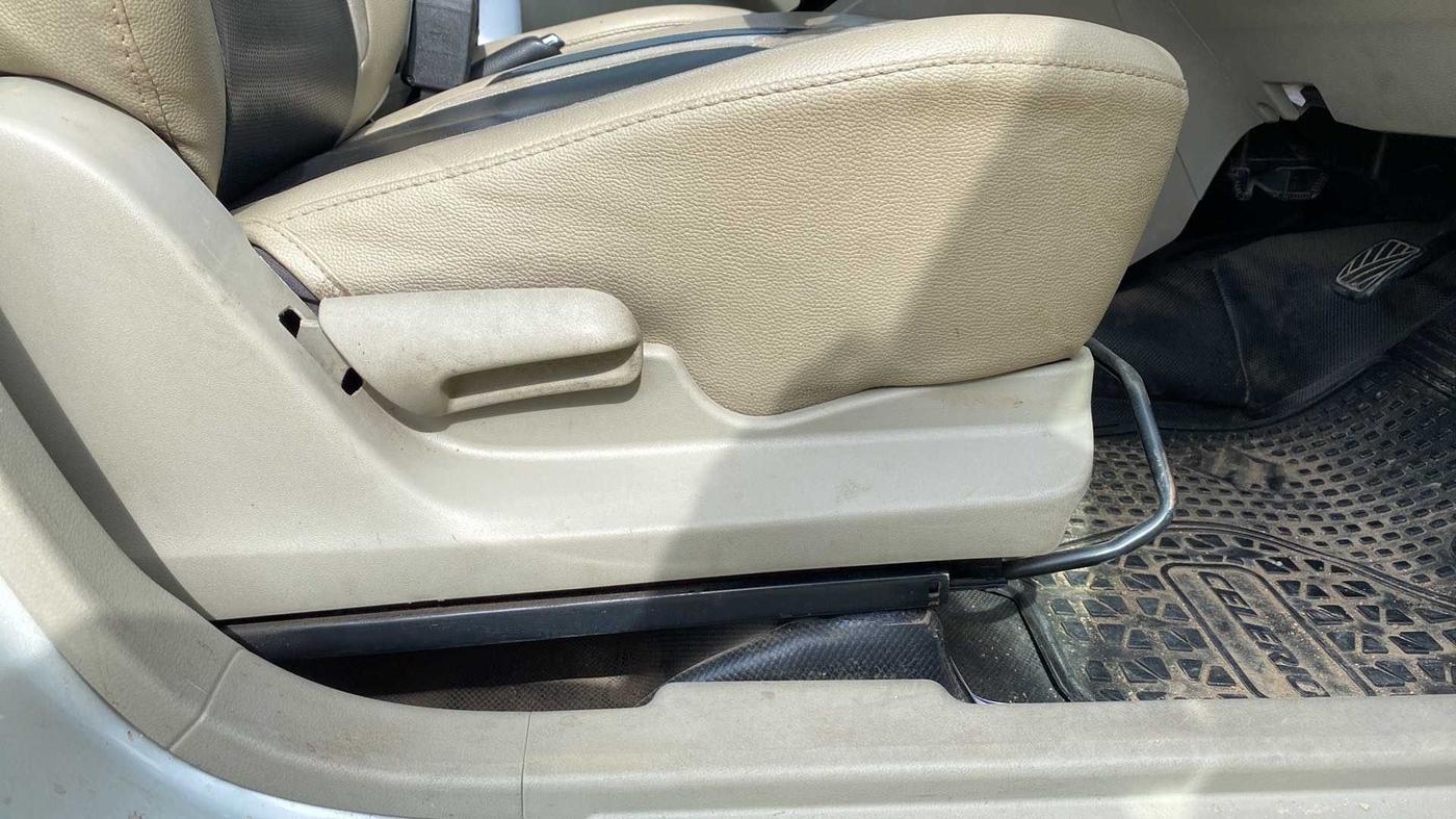 2017 Maruti Celerio ZXI, Petrol, Manual, 81,267 km, Driver Side Adjustment Panel