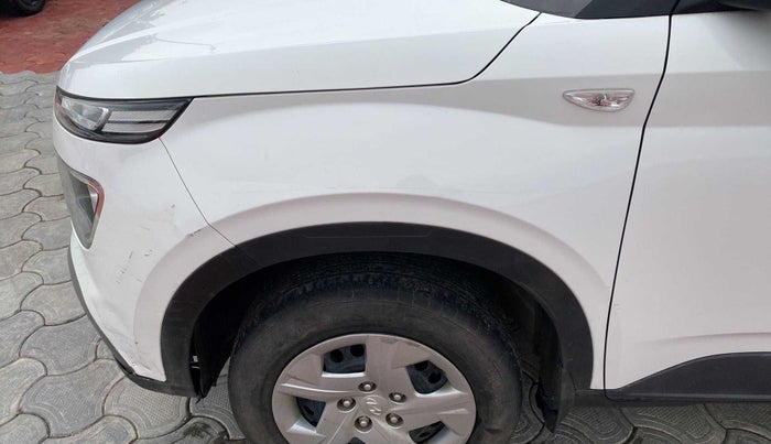 2022 Hyundai VENUE S 1.2, Petrol, Manual, 34,231 km, Left fender - Lining loose