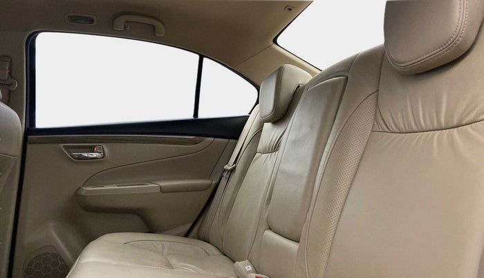 2020 Maruti Ciaz ALPHA 1.5 SHVS PETROL, Petrol, Manual, 42,134 km, Right Side Rear Door Cabin