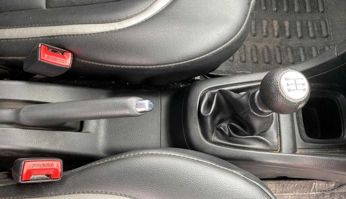2016 Maruti Swift VXI, Petrol, Manual, 28,665 km, Gear Lever