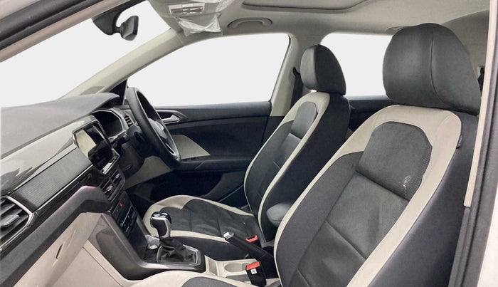 2022 Volkswagen TAIGUN TOPLINE 1.0 TSI AT, Petrol, Automatic, 36,216 km, Right Side Front Door Cabin