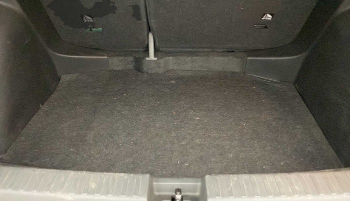 2022 Volkswagen TAIGUN TOPLINE 1.0 TSI AT, Petrol, Automatic, 36,216 km, Boot Inside