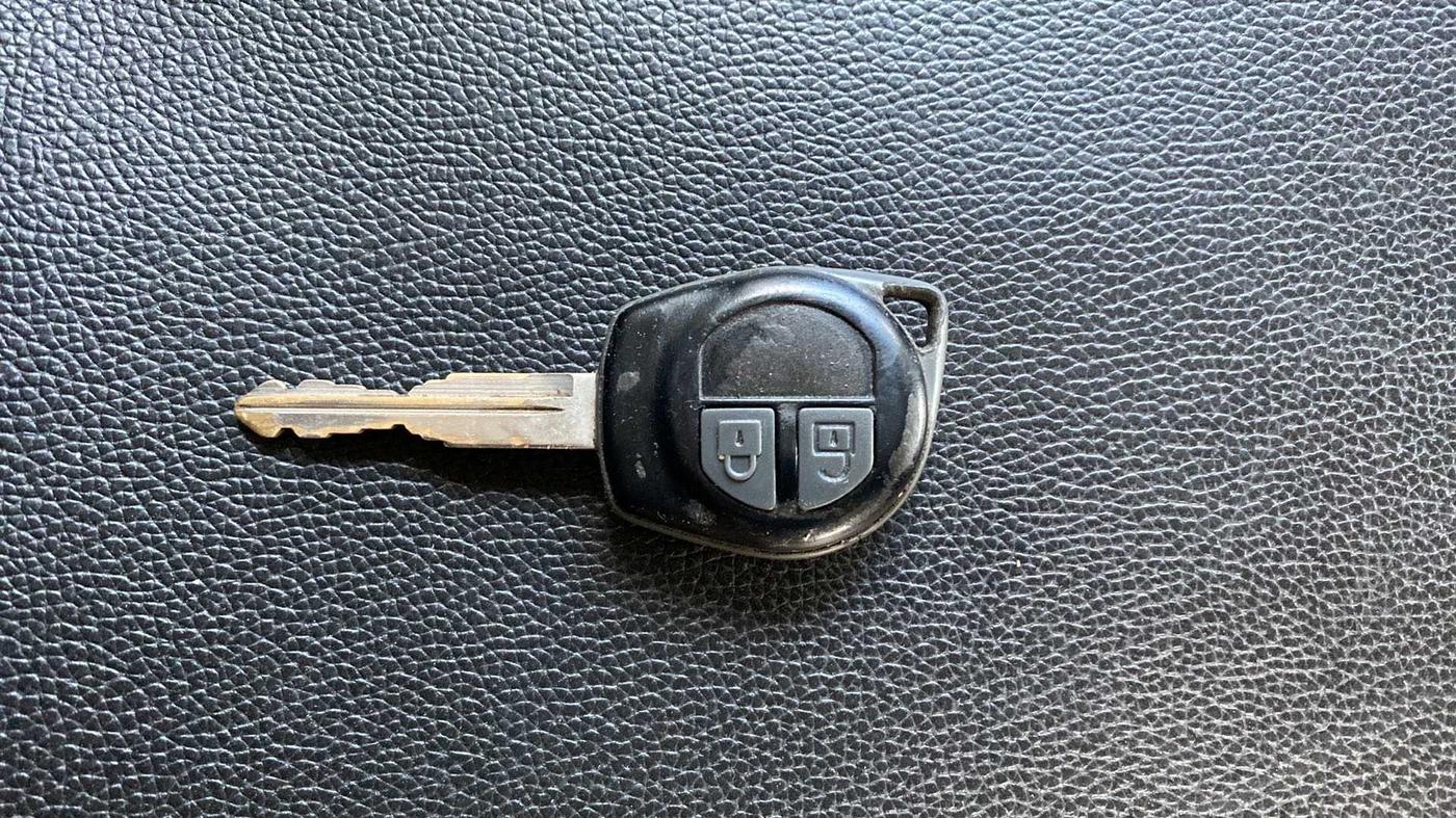 2015 Maruti Swift VDI ABS, Diesel, Manual, 90,513 km, Key Close Up