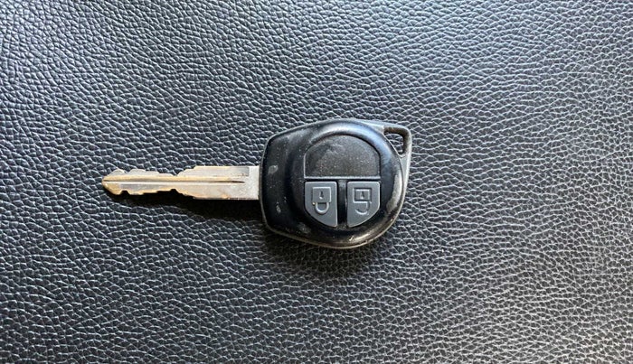 2015 Maruti Swift VDI ABS, Diesel, Manual, 90,513 km, Key Close Up