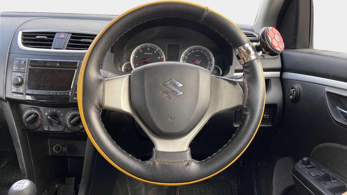 2015 Maruti Swift VDI ABS, Diesel, Manual, 90,513 km, Steering Wheel Close Up